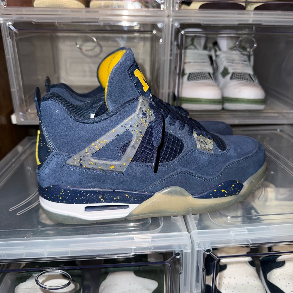Jordan 4 Retro “University of Michigan” - Picture 2 of 7